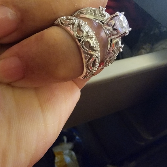 Ingaigment ring - Picture 2 of 2